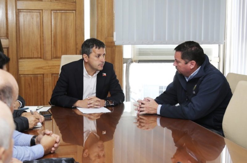 Paredones: Intendente Masferrer agiliza proyecto de pavimentación para avenida principal de Paredones