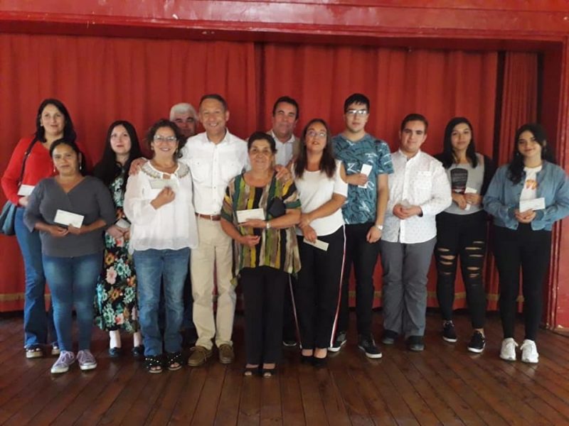 Machalí: jóvenes son becados para estudios de Educación Superior