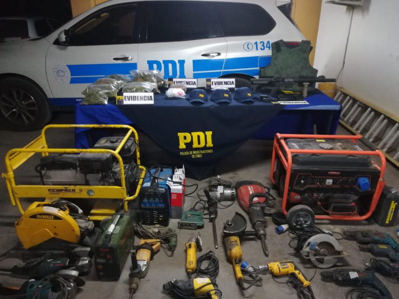 PDI detiene a sujetos que cometían robos simulando ser detectives