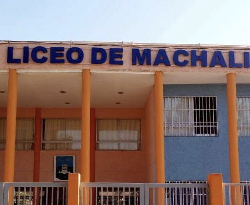 Suspenden las clases en el Liceo de Machalí por rotura de matriz