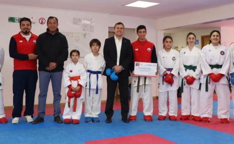 Intendente Masferrer entregó aporte a rancagüino N° 1 del ranking mundial junior de karate