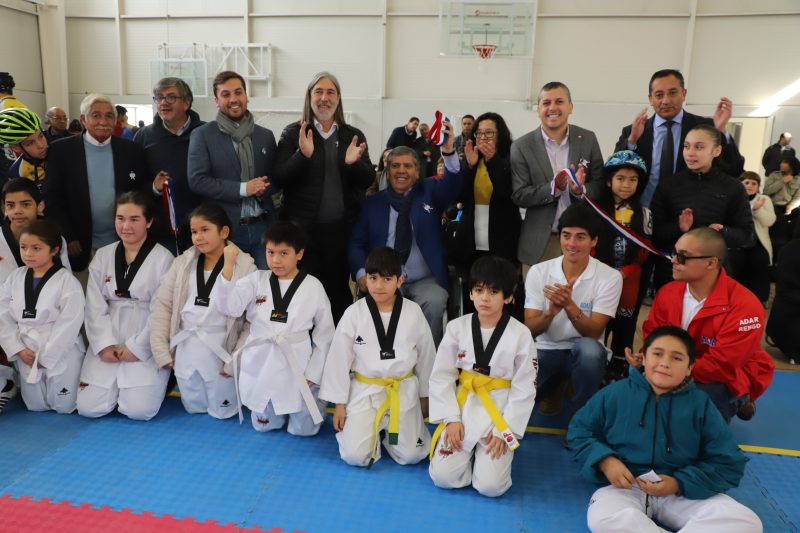 Rengo: Intendente Masferrer inauguró el nuevo gimnasio Polideportivo Oriente