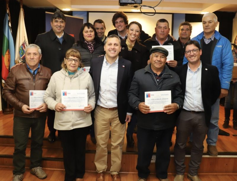 O’Higgins: Entregan recursos a pequeños agricultores no usuarios de Indap afectados por granizadas