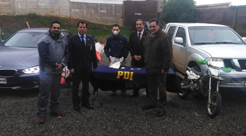 PDI DETIENE A PAREJA QUE UTILIZABA TALLER MECANICO Y LUJOSO AUTOMOVIL PARA COMERCIALIZAR DROGAS