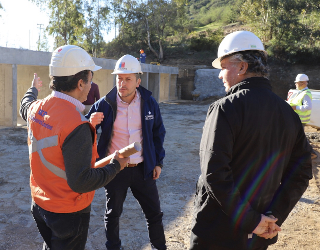 Lolol: Intendente Masferrer inspeccionó obras en tranque que permitirá regar 4 mil hectáreas con aguas de Convento Viejo