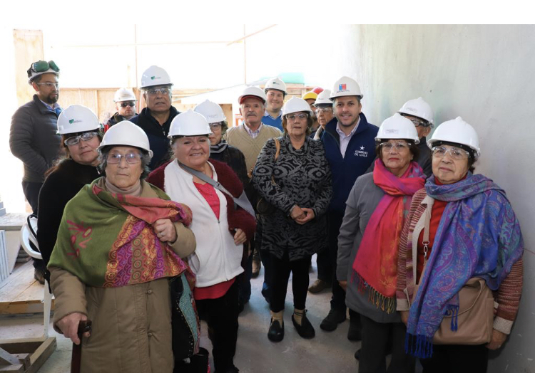 Intendente Masferrer inspeccionó obras de construcción de nuevo Cesfam de Navidad