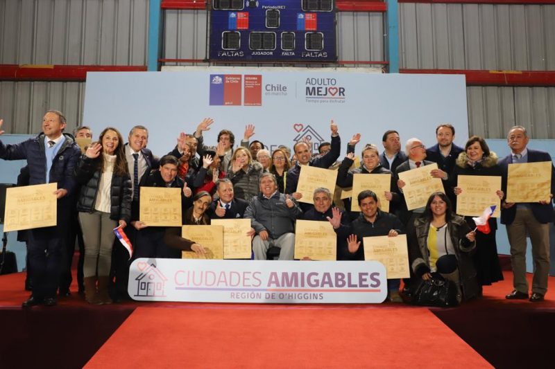 O’Higgins: Alcaldes de toda la región firman compromiso por “Ciudades Amigables” que incluyan social e integralmente a los adultos mejores