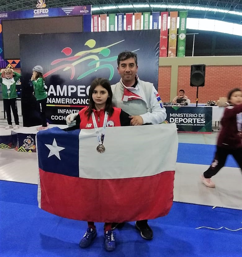 JOVEN ESGRIMISTA RANCAGUINA OBTIENE MEDALLA DE BRONCE EN BOLIVIA