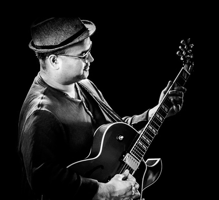 ROBIN BANERJEE EL GUITARRISTA DE AMY WINEHOUSE LLEGA A GRAN ARENA MONTICELLO