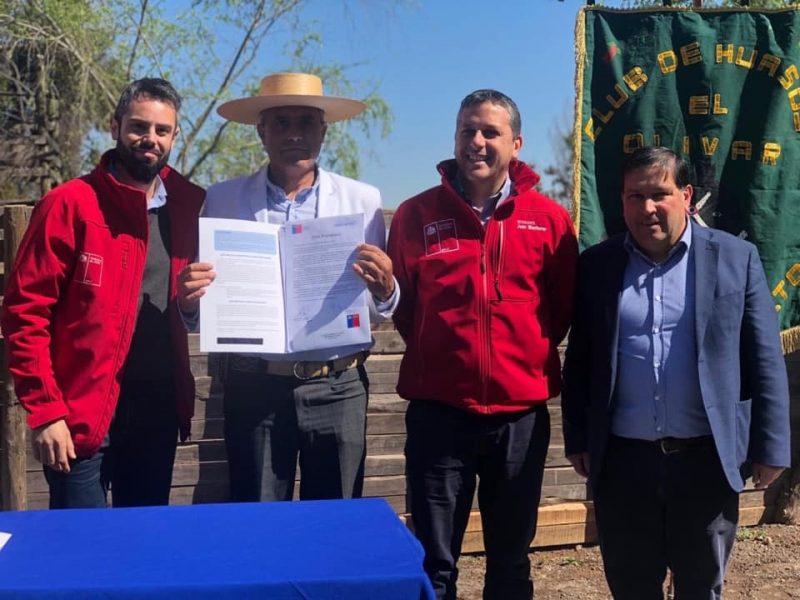 Nancagua: Intendente Masferrer y Seremi de Bienes Nacionales entregan título de Dominio a Club de Huasos El Olivar