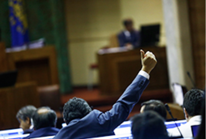 Diputados aprueban que costo de recambio de  medidores por fuerza mayor sea asumido por empresas