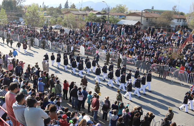 Desfile del 2 de octubre marca nuevo hito al reunir a más de 15 mil personas en las calles de Rancagua