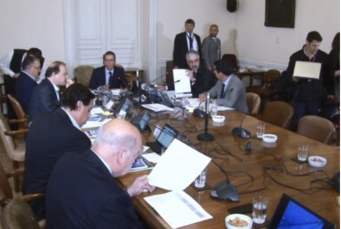 Comisión de Constitución del Senado da luz verde a proyecto que pone límite a la reelección de autoridades