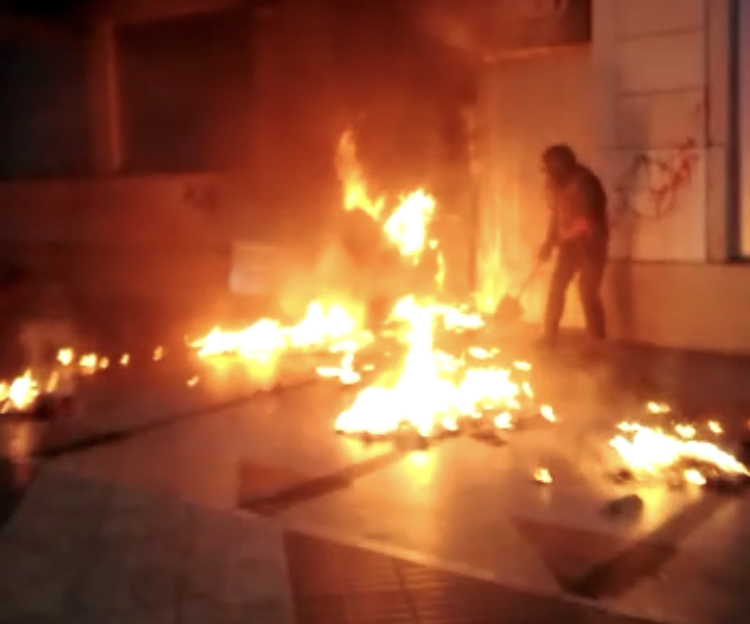 Siete detenidos y dos heridos tras incidentes de la noche del jueves