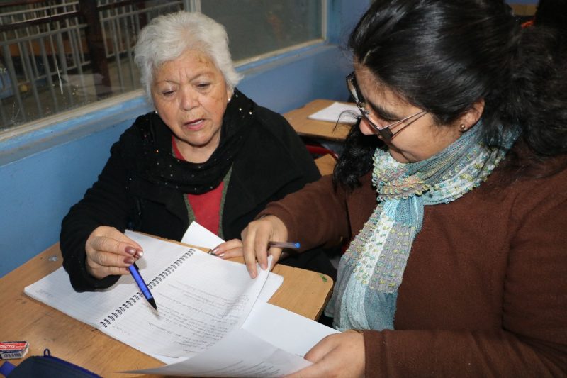MACHALINA DE 76 AÑOS TERMINA SU EDUCACIÓN MEDIA EN EL LICEO DE MACHALÍ