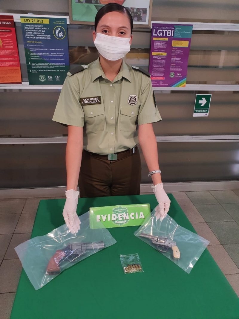 Joven de 16 años fue detenido con Armas de Fuego durante el Toque de Queda por Carabineros