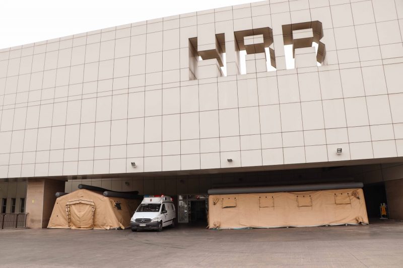 Carpas de emergencia ayudarán a aislar posibles casos de COVID-19 en Urgencia del Hospital Regional