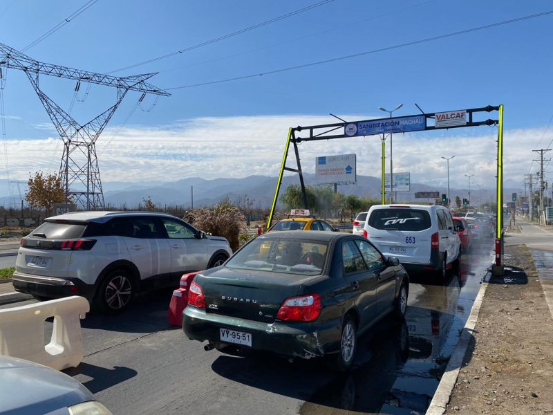 Machalí instala pórtico sanitizador a la entrada de la comuna