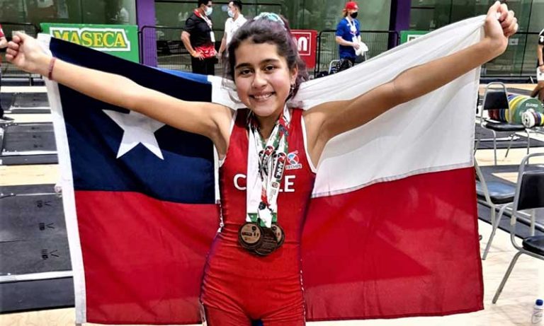 Joven deportista machalina obtiene 5 medallas en torneo internacional