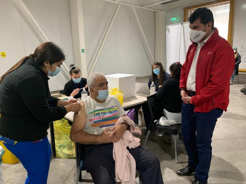Llaman a adultos a vacunarse con dosis de refuerzo ante bajos índices en la Región