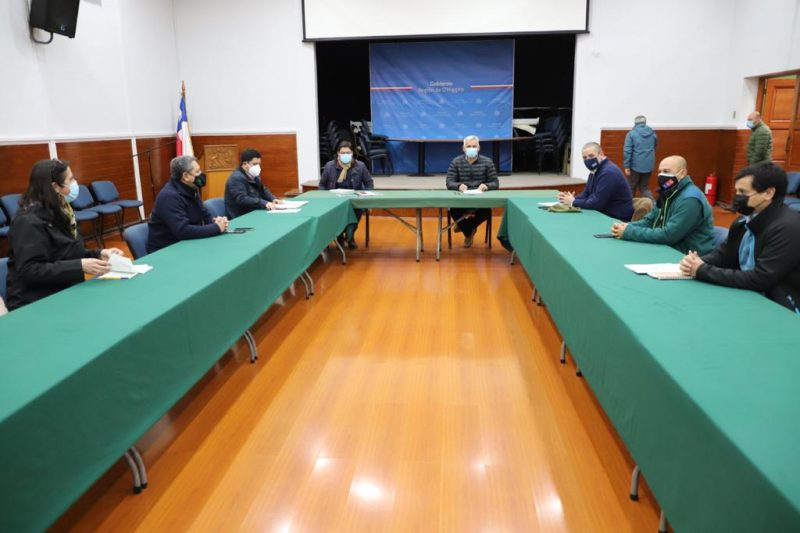 Gobernador Regional y servicios del Agro acuerdan trabajo conjunto para enfrentar problemas de la Agricultura en O´Higgins