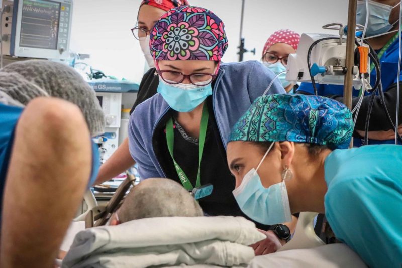 Hospital Regional realiza 2ª Cirugía de Estimulación Cerebral en mujer de 57 años y se espera que recupere más de 70% de autonomía