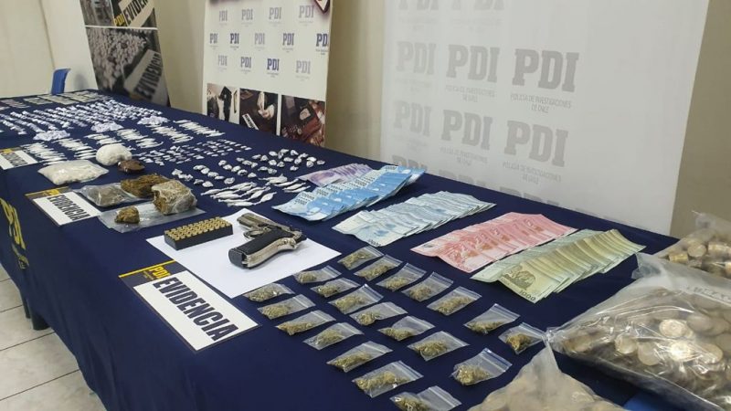 Droga incautada y siete detenidos en allanamiento a 14 casas en Rengo