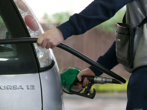 Descartan rebajar impuesto específico a las gasolinas y diésel