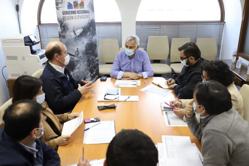 Bomberos, MOP y Gobierno Regional revisan proyectos de cuarteles de Bomberos en la Región