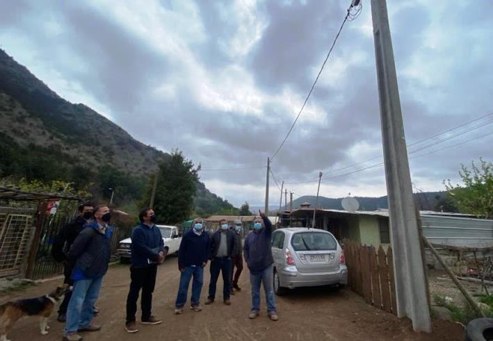 Familias del sector Sifón del Gringo ya cuentan con electricidad en sus hogares