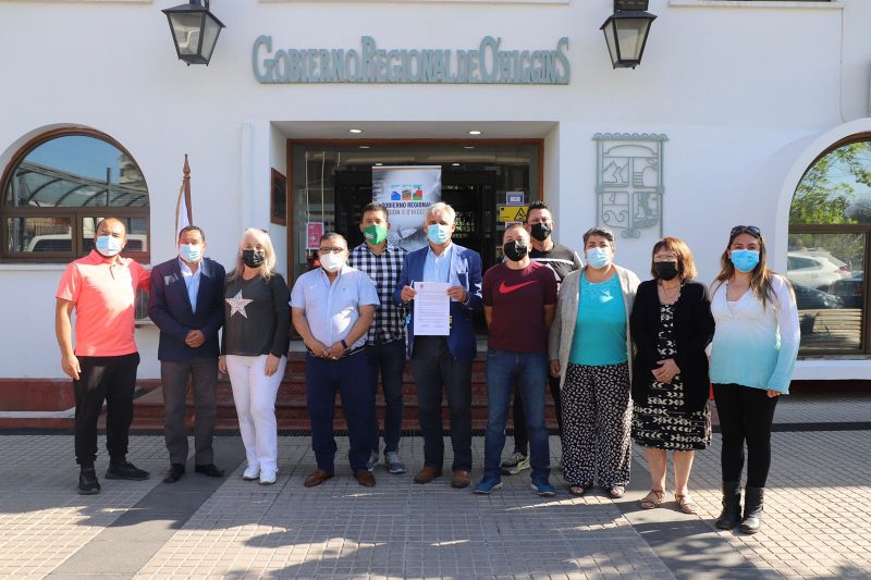 Clubes deportivos reciben recursos FNDR del Gobierno Regional
