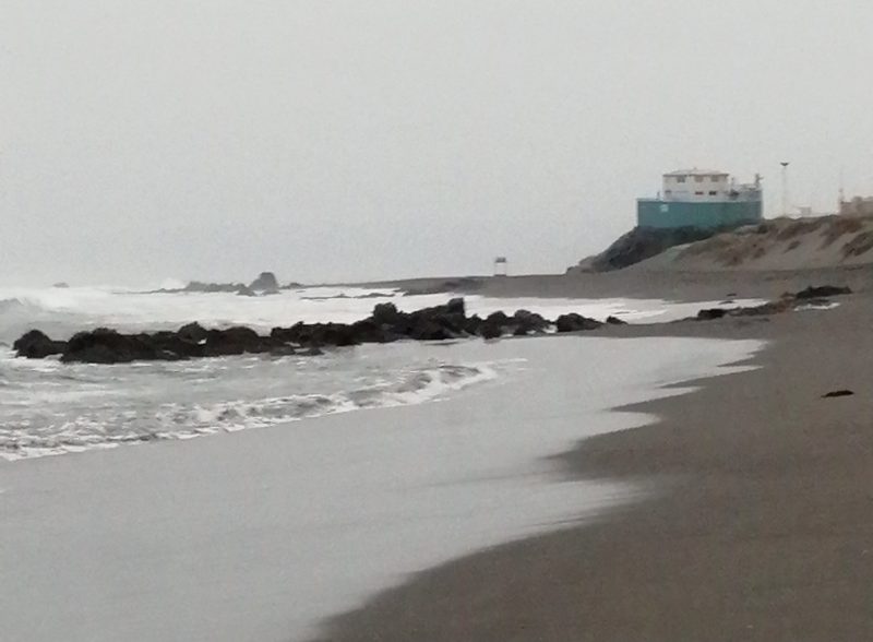Prohiben bañarse y actividades recreativas en las costas de Pichilemu
