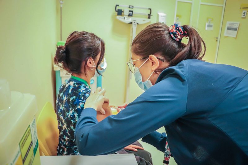 Más de 2 mil 500 funcionarios del Hospital Regional ya han sido vacunados contra la influenza
