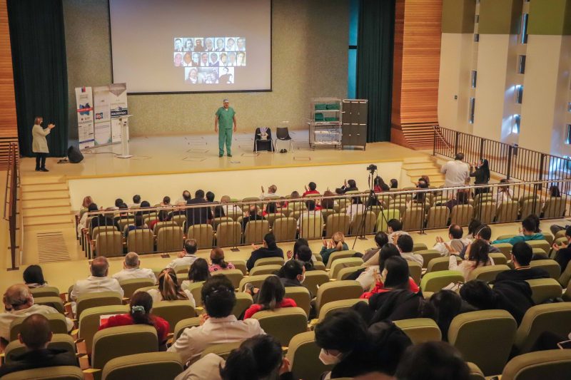 Conferencia dramatizada sobre una experiencia médica tuvieron funcionarios del Hospital Regional