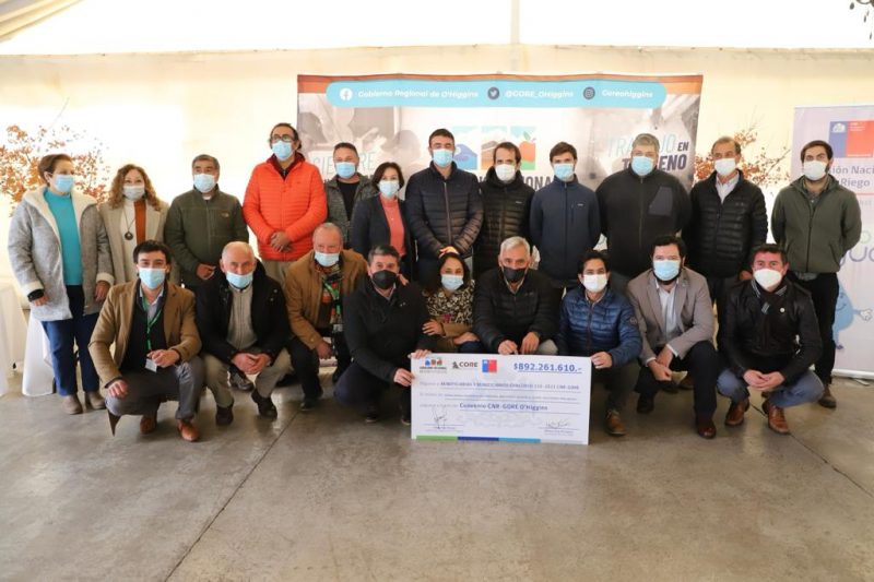Entregan más de $1.400 millones en bonos para riego a pequeños agricultores de O’Higgins