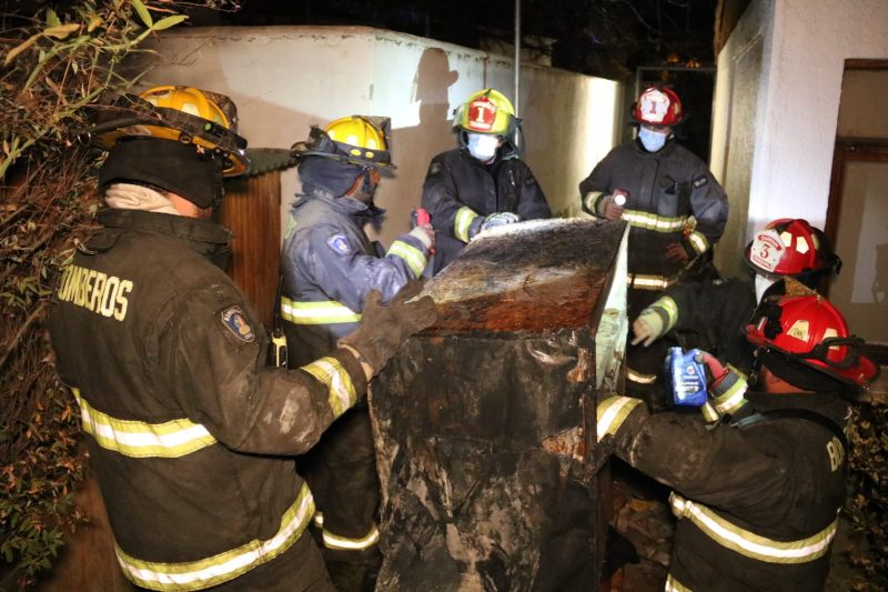 Fuego afectó a inmueble contiguo a la Municipalidad de Machalí