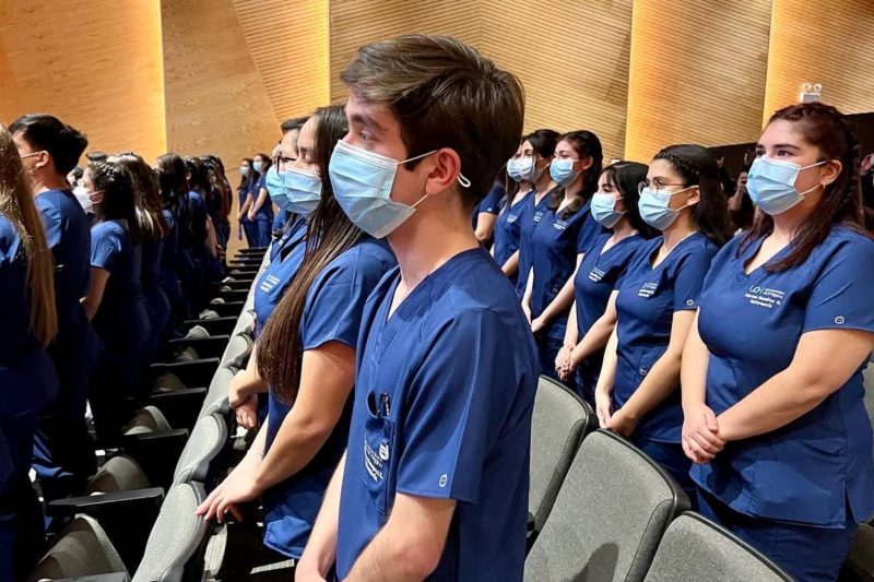 Estudiantes de Enfermería UOH tienen su ceremonia de investidura