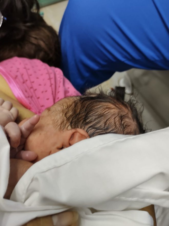 Bebé nace en ambulancia en momentos que su madre era trasladada para el parto