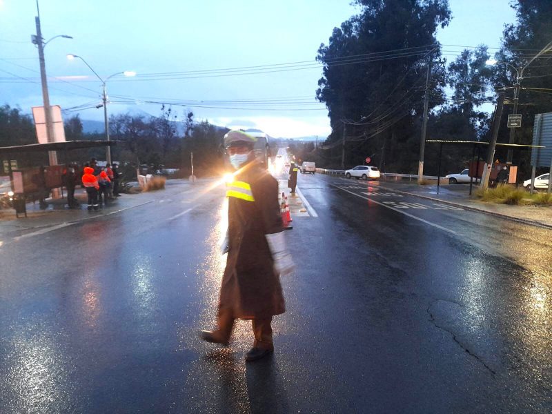 Cortan el tránsito en Carretera El Cobre que prohíbe subir a la cordillera