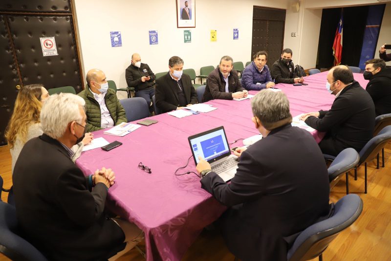 Gobernador se reúne con Gabinete Económico para coordinar acciones que permitan reactivar la economía en O’Higgins