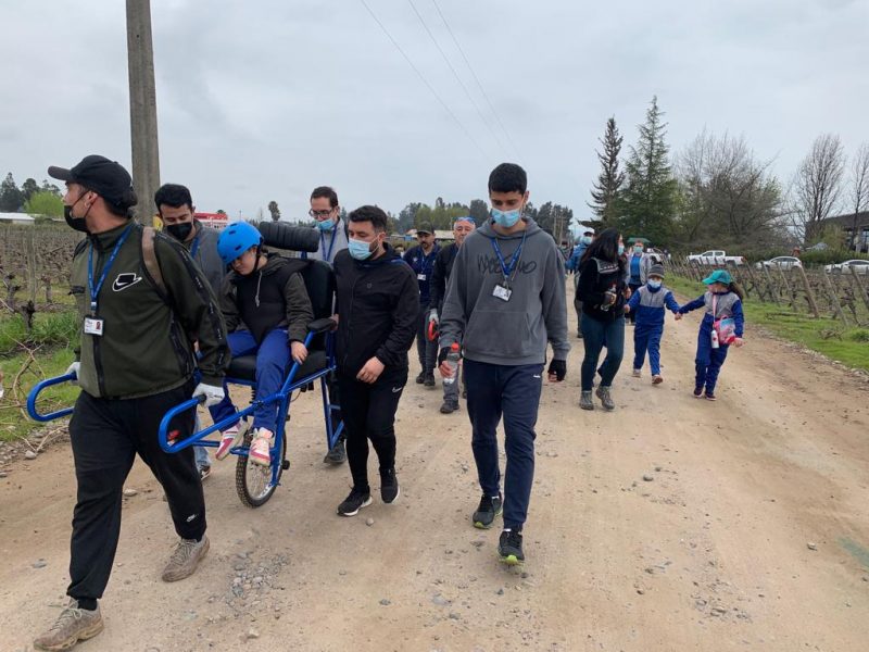 Trekking familiar inclusivo es realizado en viñas de Colchagua