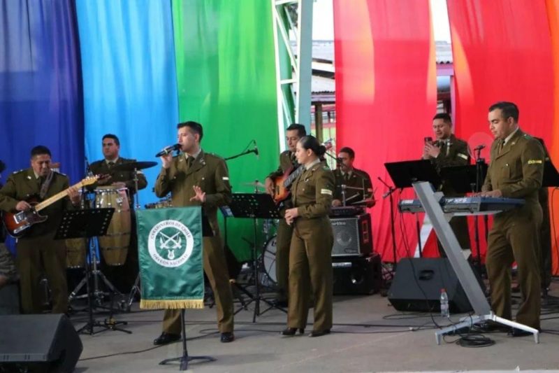 La Small Band del Orfeón de Carabineros se presentó en el Colegio Santa Teresa
