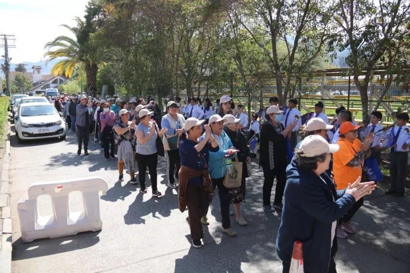 Decenas de adultos mayores participaron de Caminata “Los años no corren, caminan”