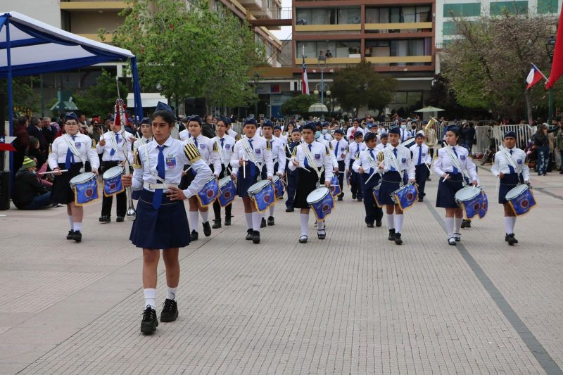 Banda de guerra del colegio Gabriela Mistral se lució en Desfile por el 279° aniversario de Rancagua