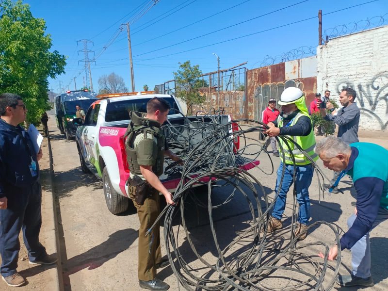 Decomisan conductores eléctricos y de telecomunicaciones en fiscalización a chatarrerías