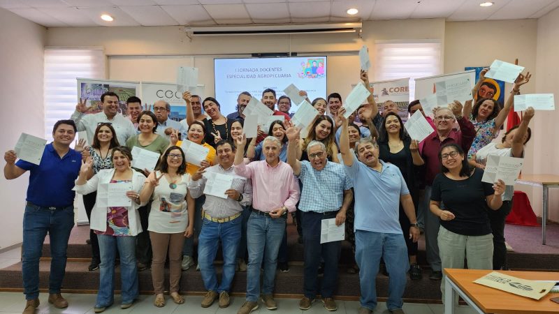 Profesores de liceos agrícolas reciben capacitación del Centro de Estudios en Fruticultura