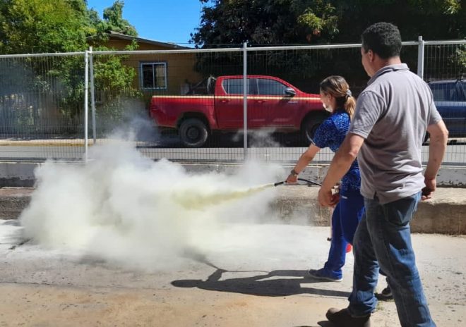Funcionarios del Hospital de Litueche se capacitan en control y prevención de incendios