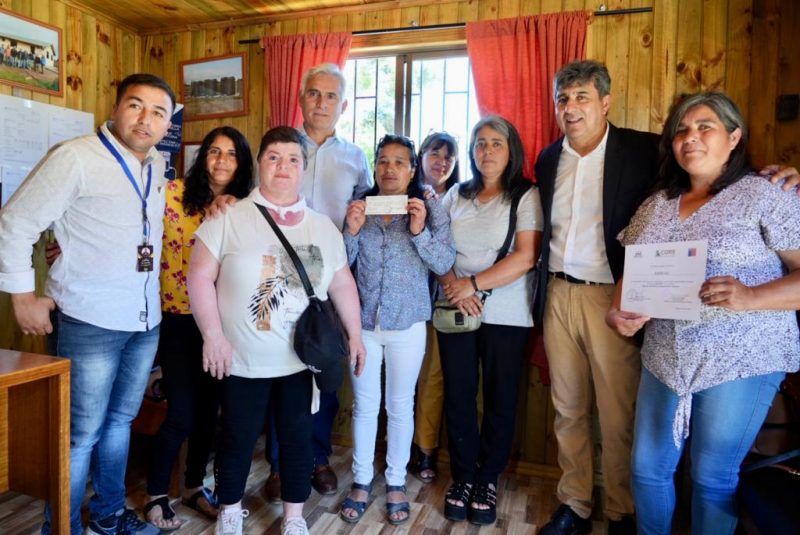 Salineros de Pichilemu y Paredones reciben recursos del Gobierno Regional
