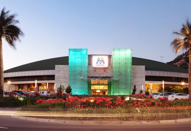 ¡El que la sigue, la consigue!: jugó en la misma máquina y obtuvo jackpot de $100 millones en Casino Monticello