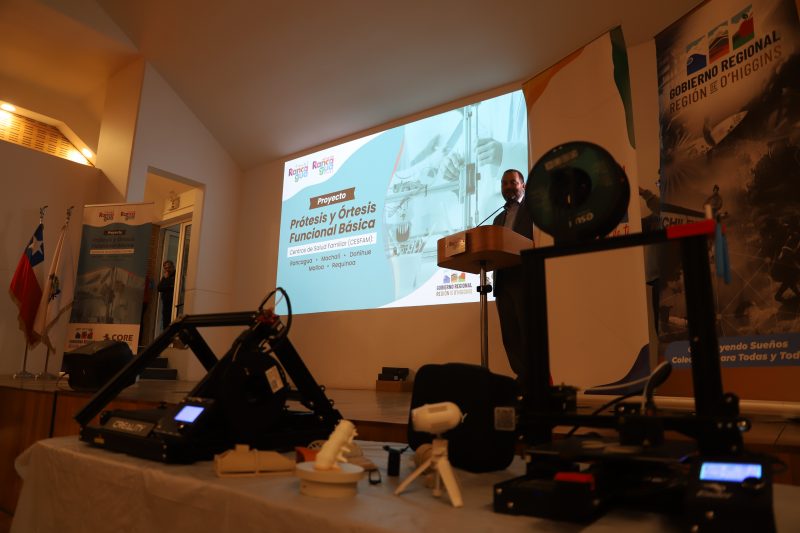 Usuarios del Cesfam de Machalí podrán optar a programa de prótesis y ortesis con impresoras 3D